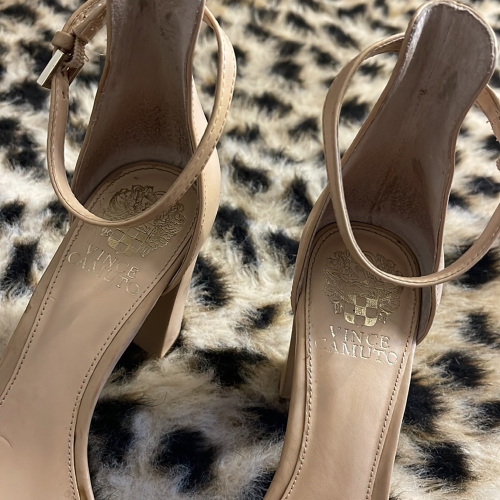 Vince Camuto Heels size 7